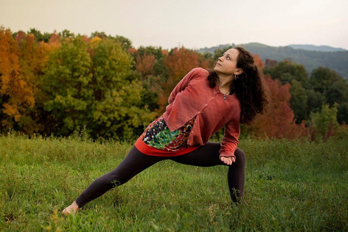 Yoga e anarchia - lo yoga è forse anarchico? Portare la consapevolezza nel corpo e abolire le gerarchie. Yoga con Giusi